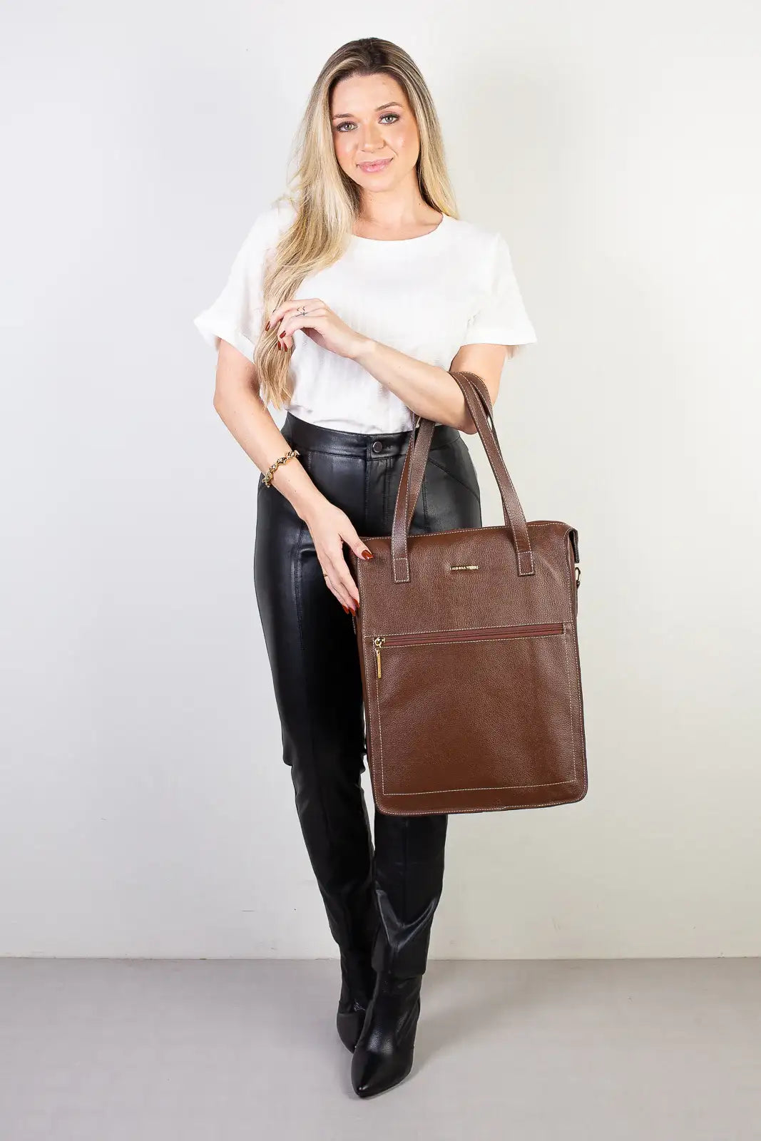 Bolsa/Pasta para notebook em couro liso Sandra - Enluaze