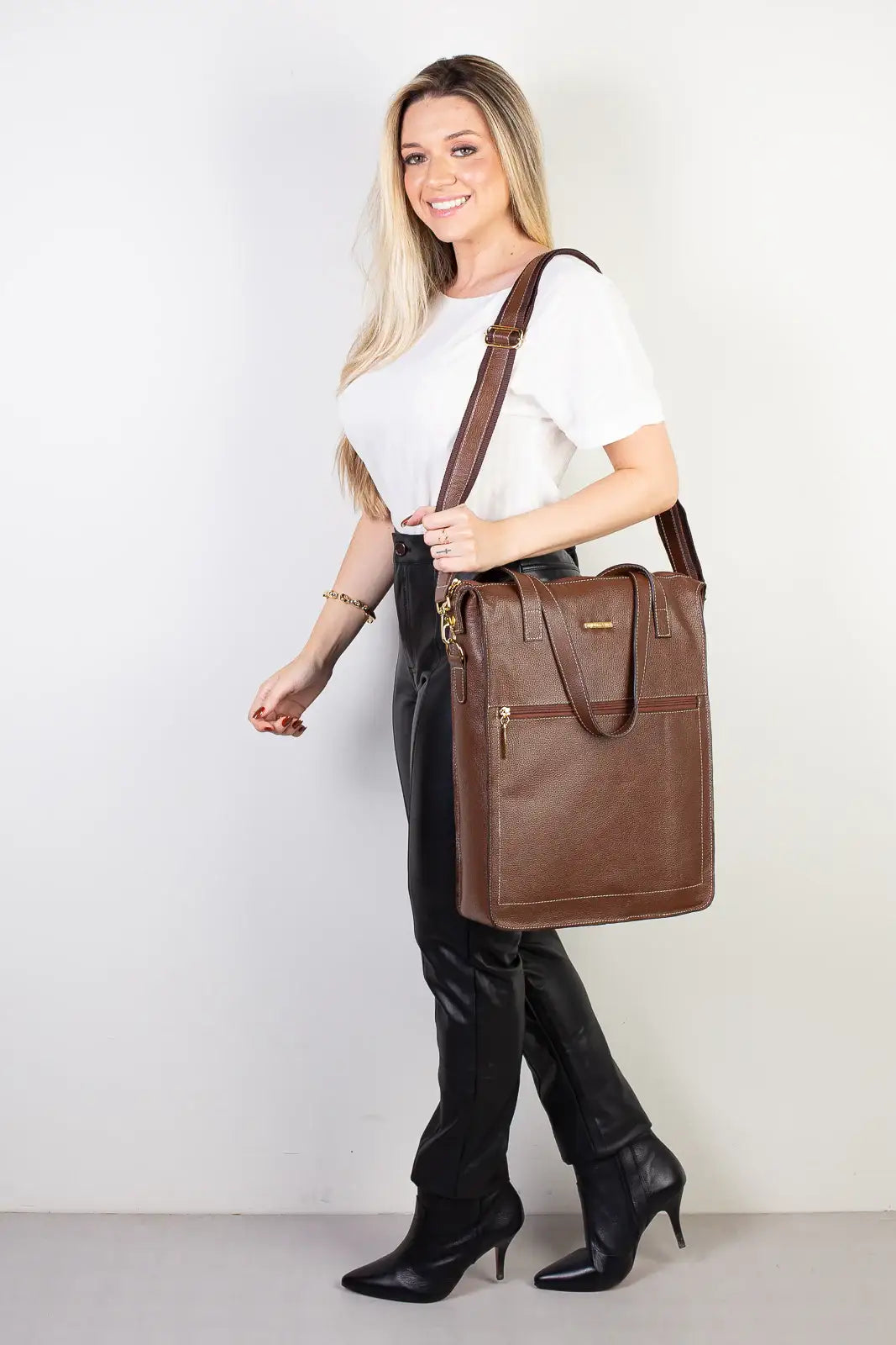 Bolsa/Pasta para notebook em couro liso Sandra - Enluaze