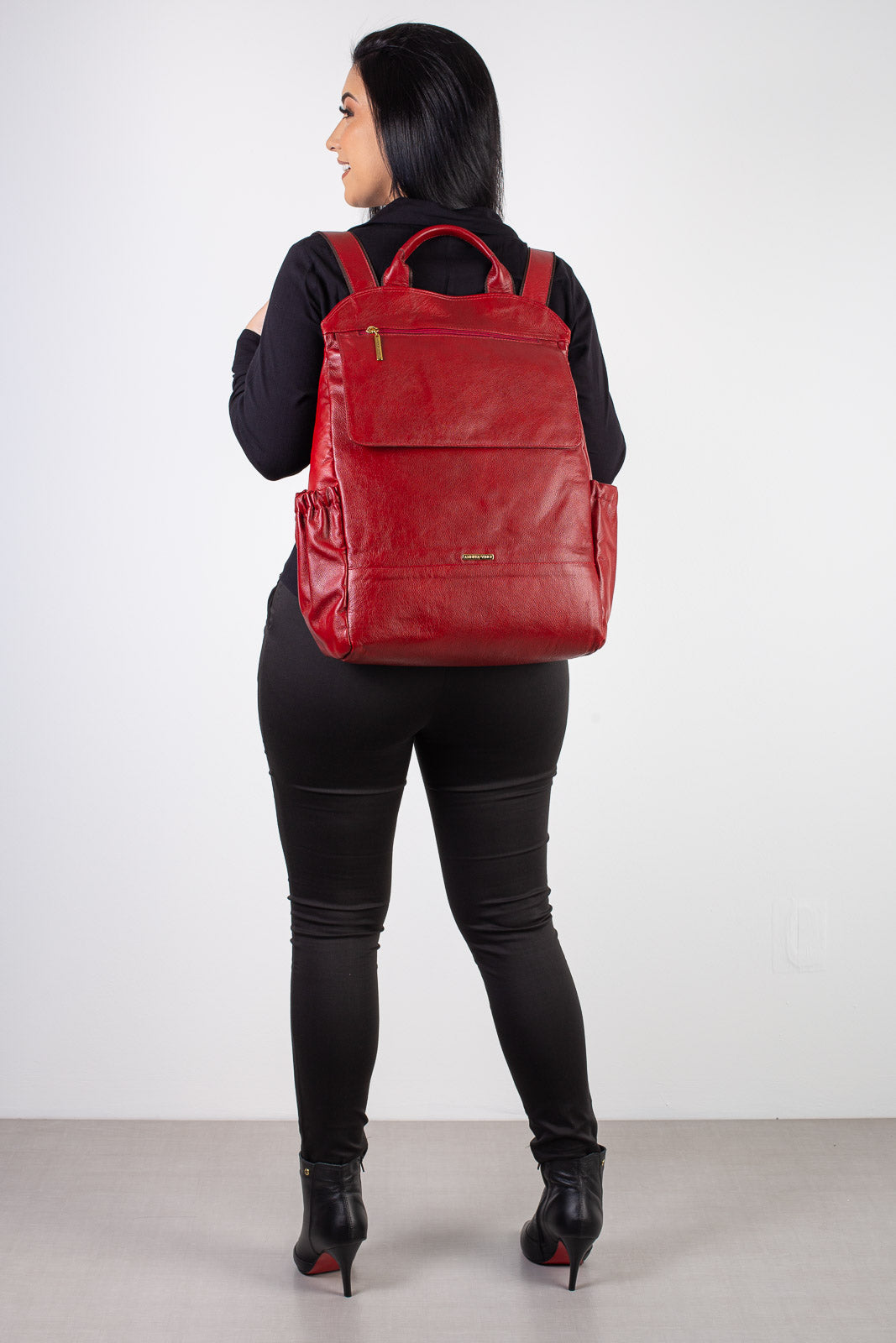 Mochila antifurto grande de couro liso Suzana