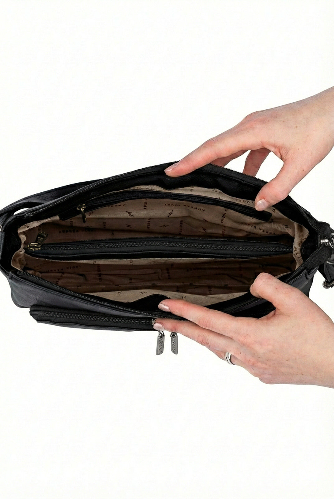 Bolsa de couro liso metais grafite tiracolo Ninna