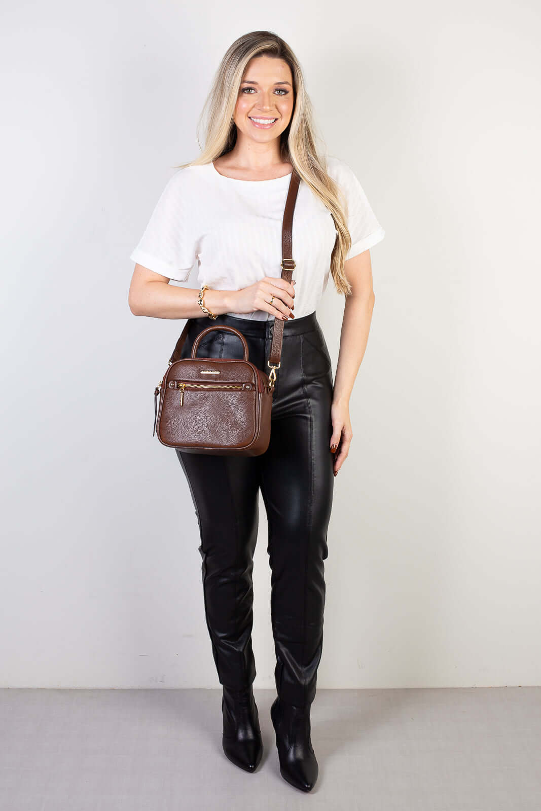 Bolsa baú pequena de couro liso transversal Catarina - Enluaze