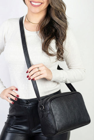 Bolsa quadrada de couro liso metais grafite Daiana