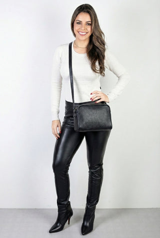 Bolsa quadrada de couro liso metais grafite Daiana