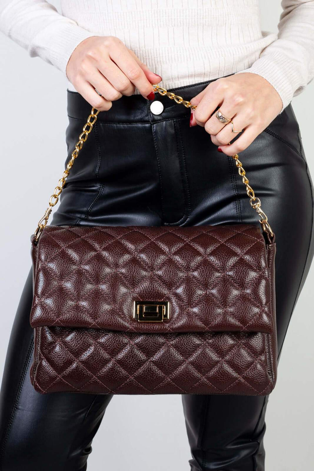 Bolsa grande de couro matelassê Giorgia - Enluaze