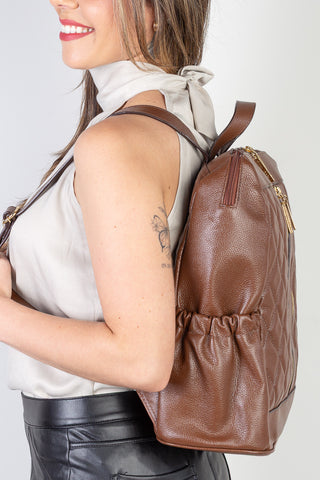 Mochila de couro liso matelassê Romana