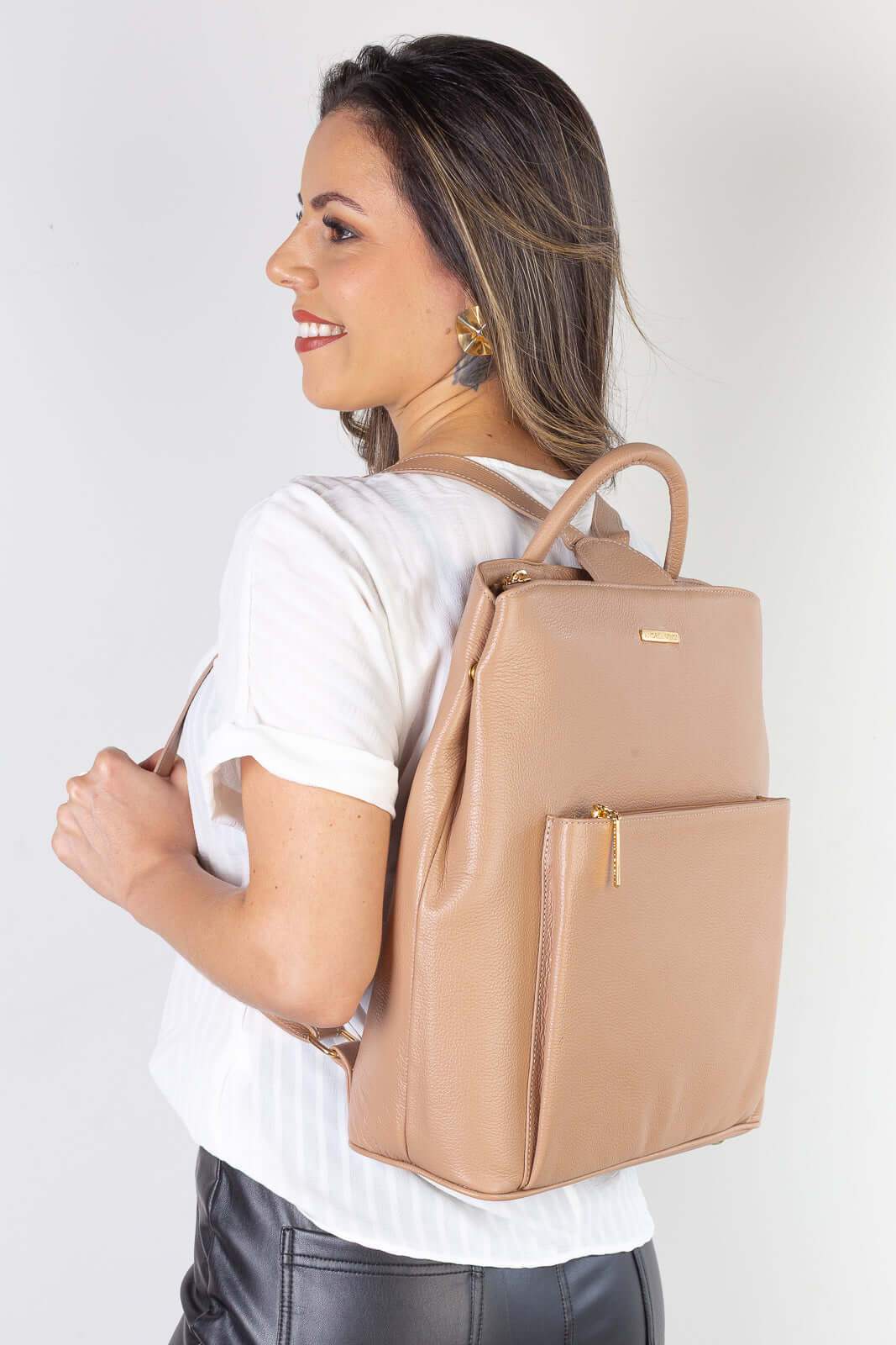 Mochila bolsa slim couro liso antifurto Lavínia - Enluaze