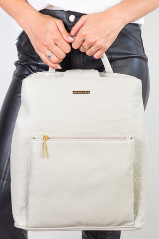 Mochila bolsa slim couro liso antifurto Lavínia