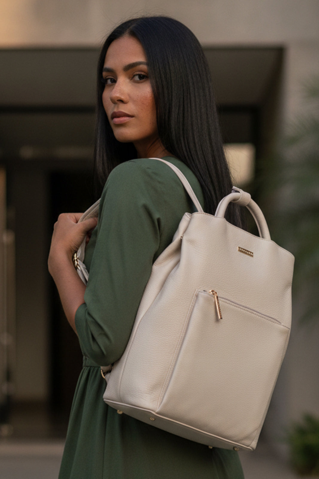 Mochila slim couro liso Lavínia