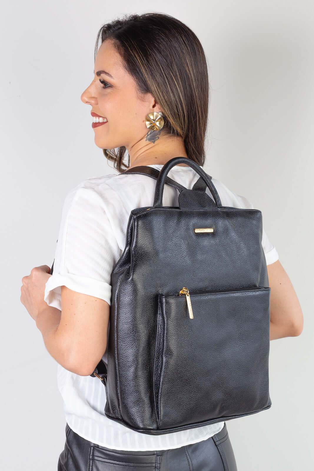 Mochila bolsa slim couro liso antifurto Lavínia - Enluaze