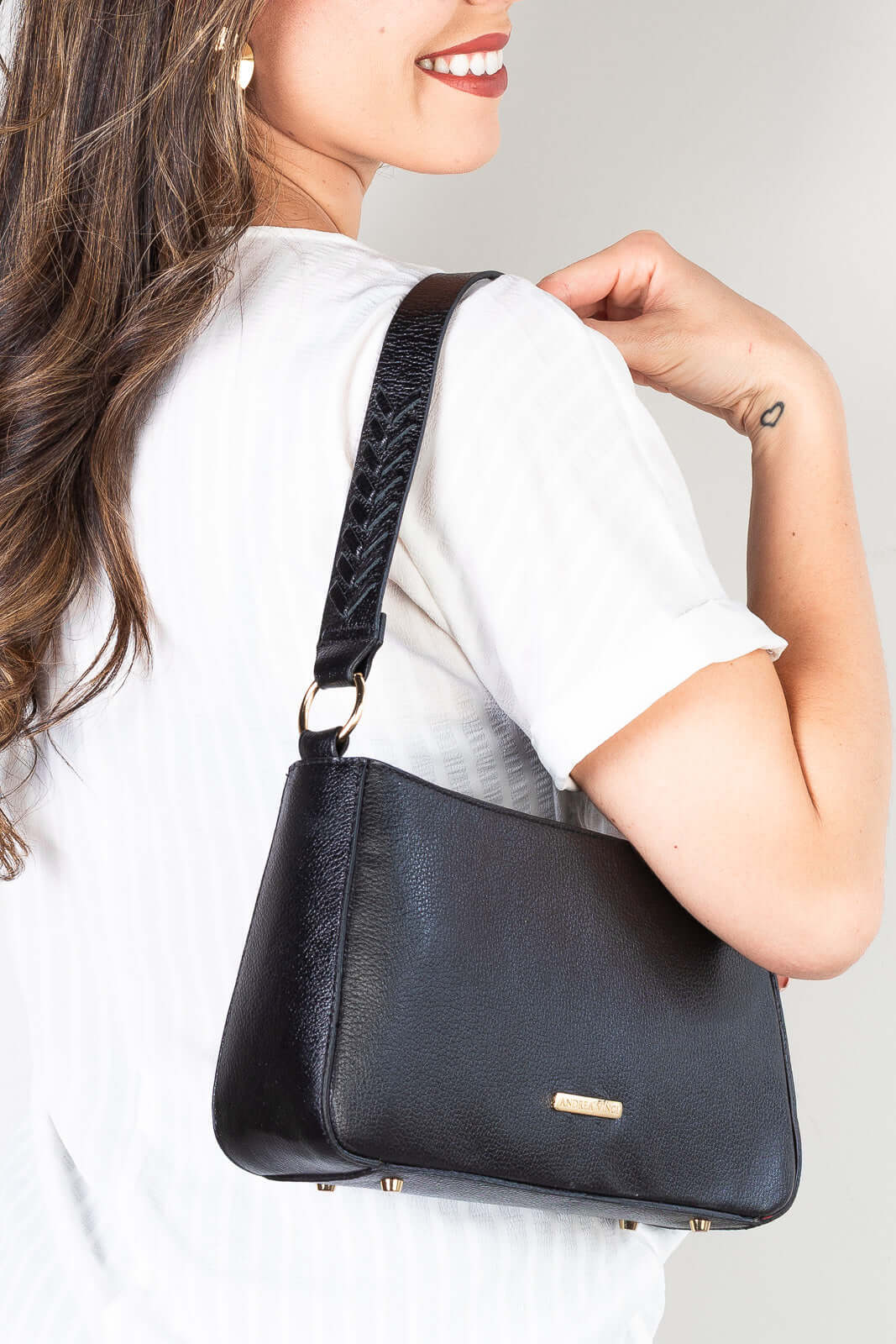 Bolsa de ombro em couro liso baguete Liah - Enluaze