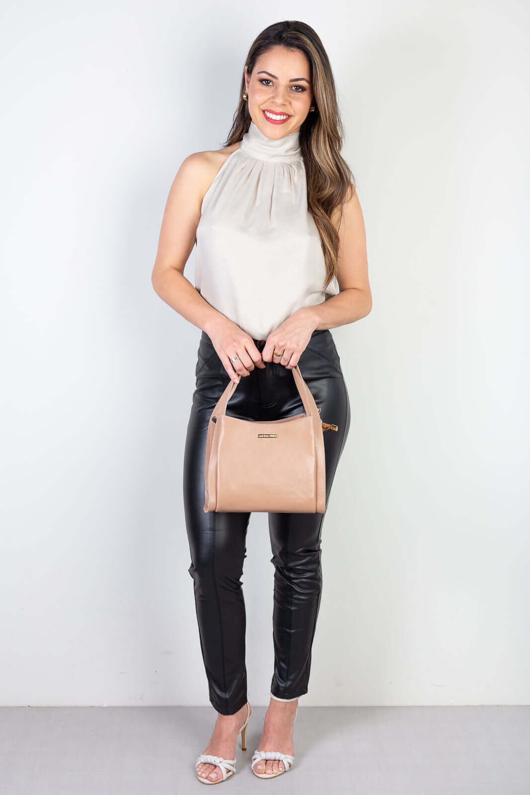 Bolsa de mão em couro liso Helena - Enluaze