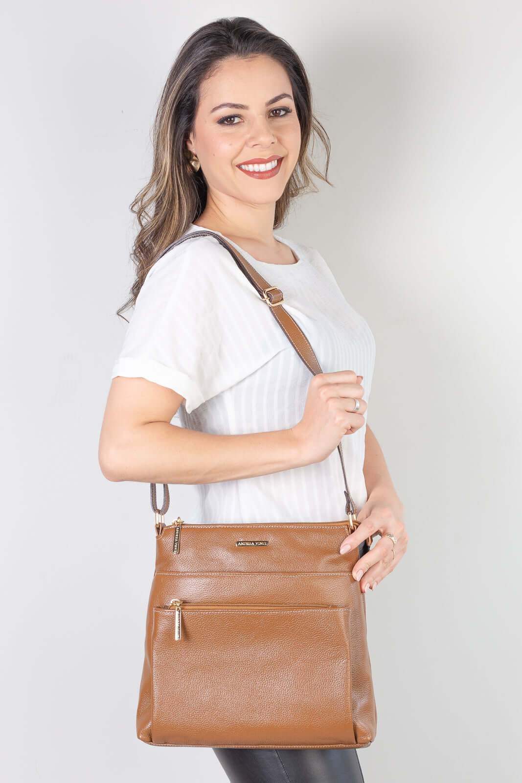 Bolsa transversal de couro liso Giselle - Enluaze