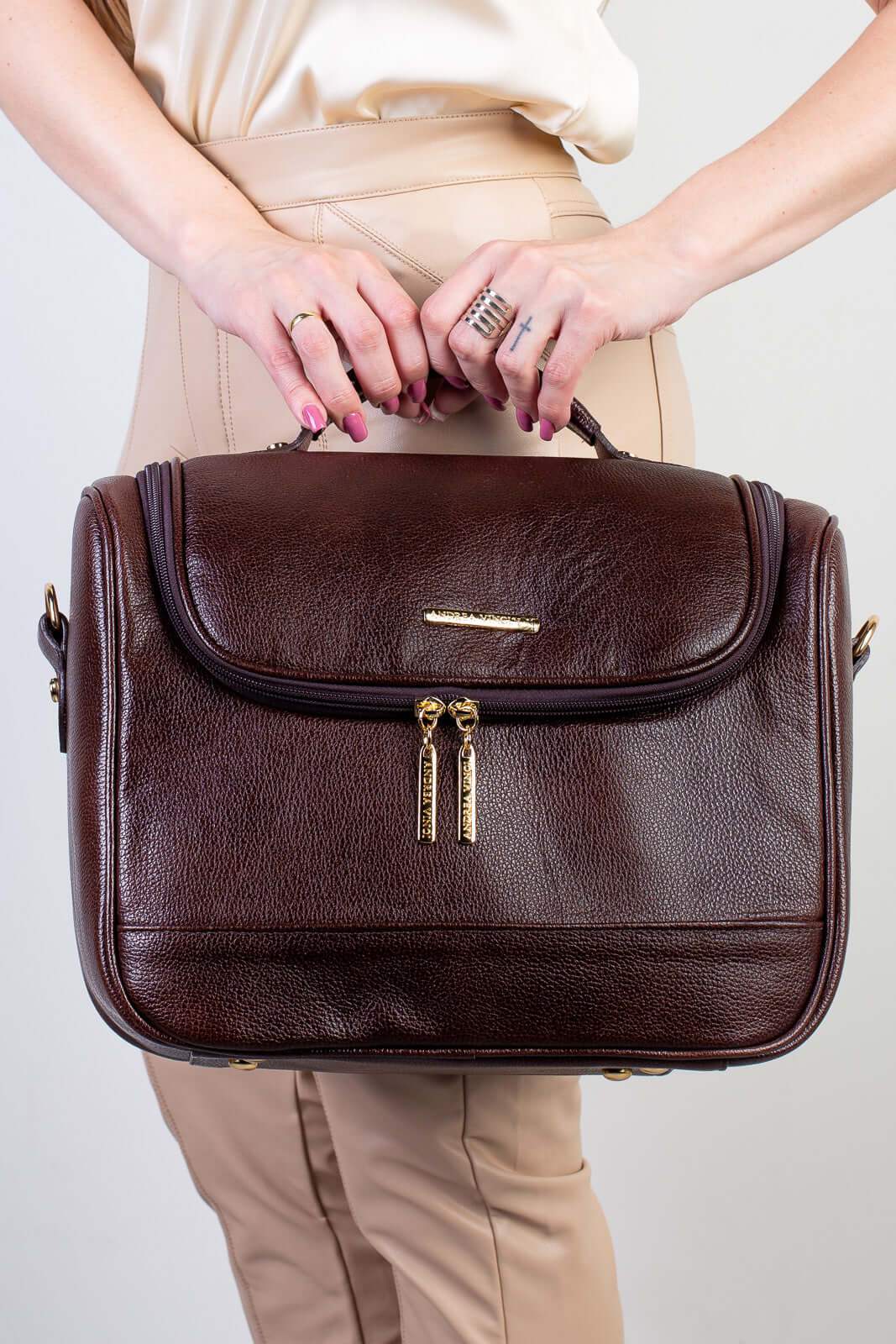 Frasqueira feminina de couro liso para viagem Roma - Enluaze