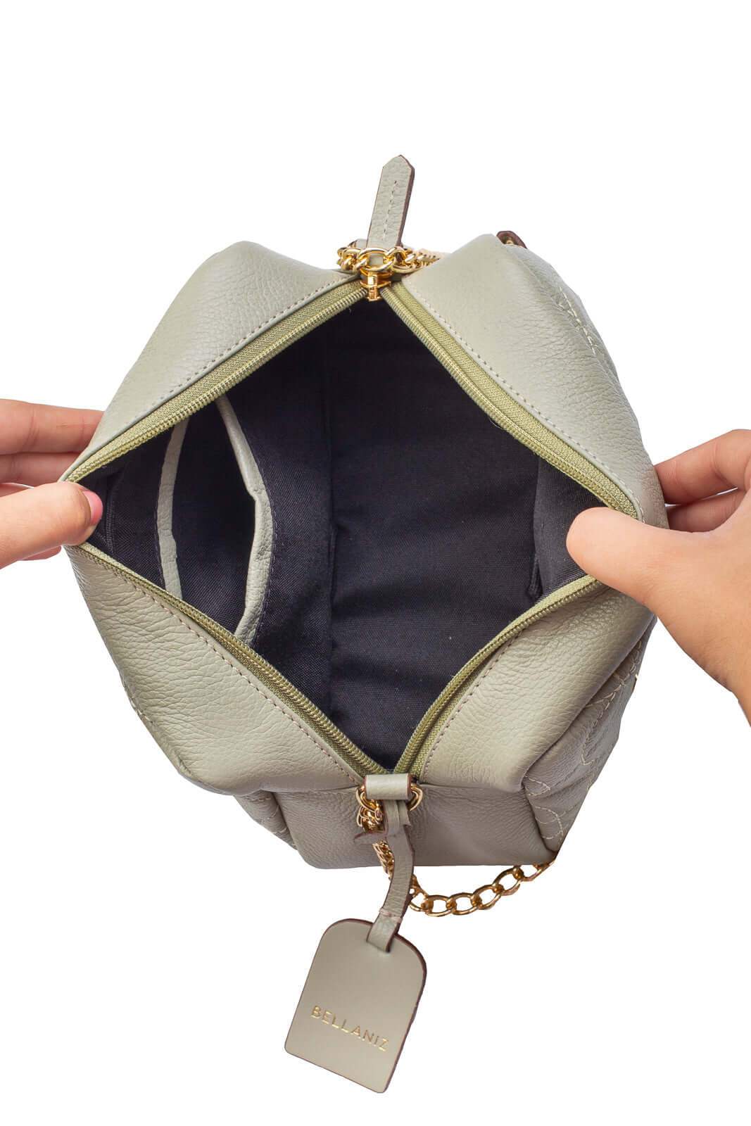 Bolsa transversal de couro matelassê com corrente Mirella - Enluaze