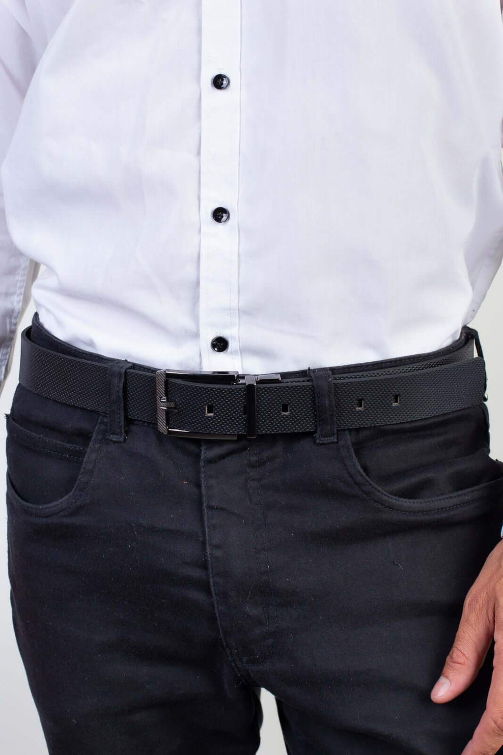 Cinto reversível em couro metais grafite Max - Enluaze