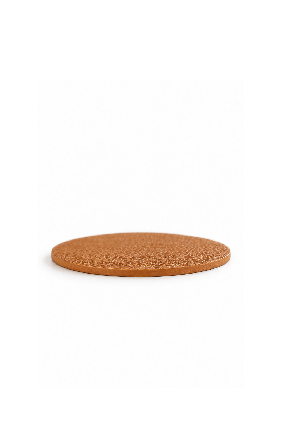 Porta copo redondo em couro liso unitário 9,5 cm Orbe na cor caramelo — Enluaze, foto 5