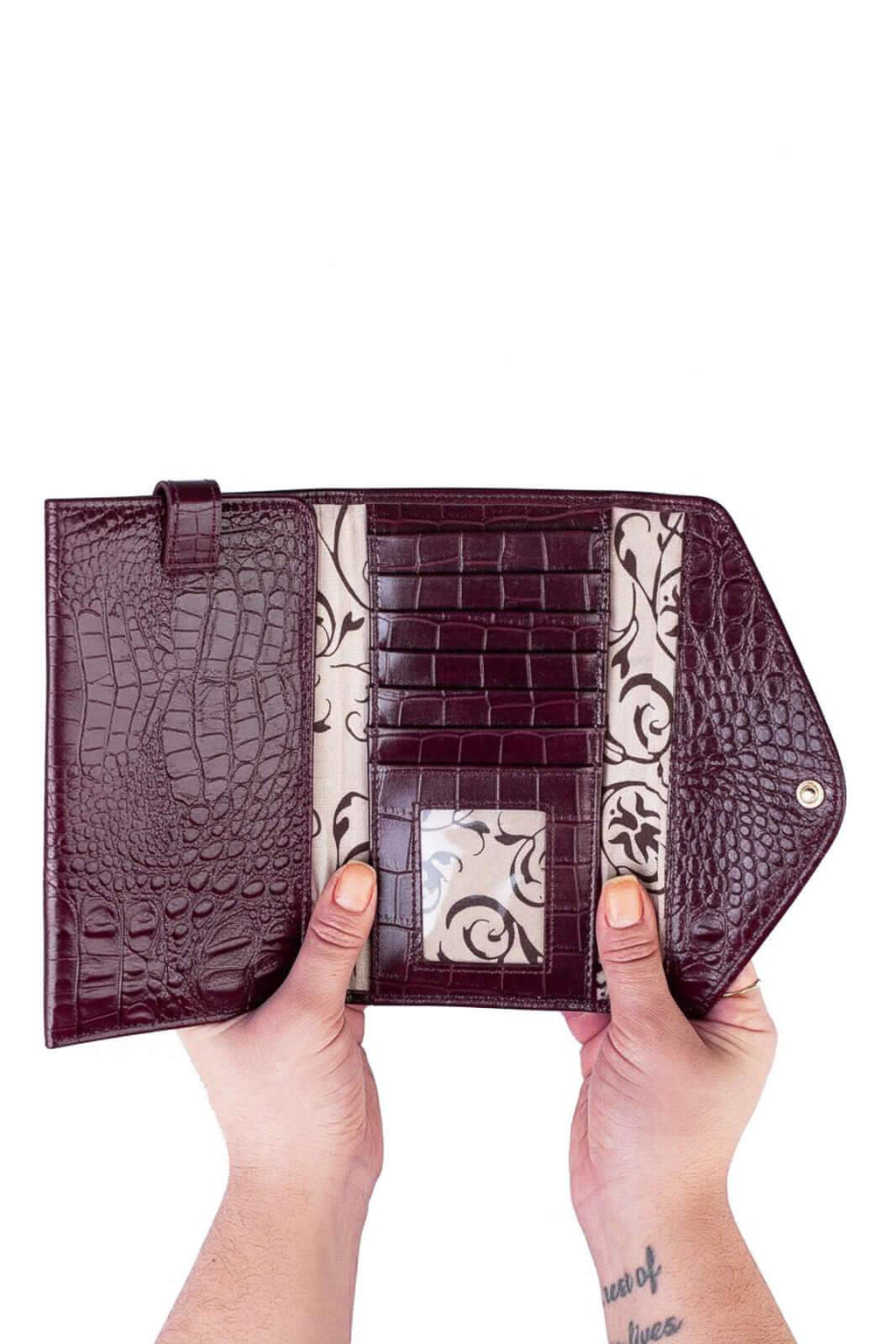 Carteira feminina de couro croco Clara 10,5x19cm - Enluaze