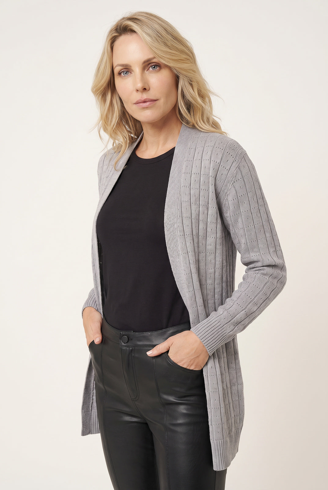 Cardigan alongado de tricô vazado 60011