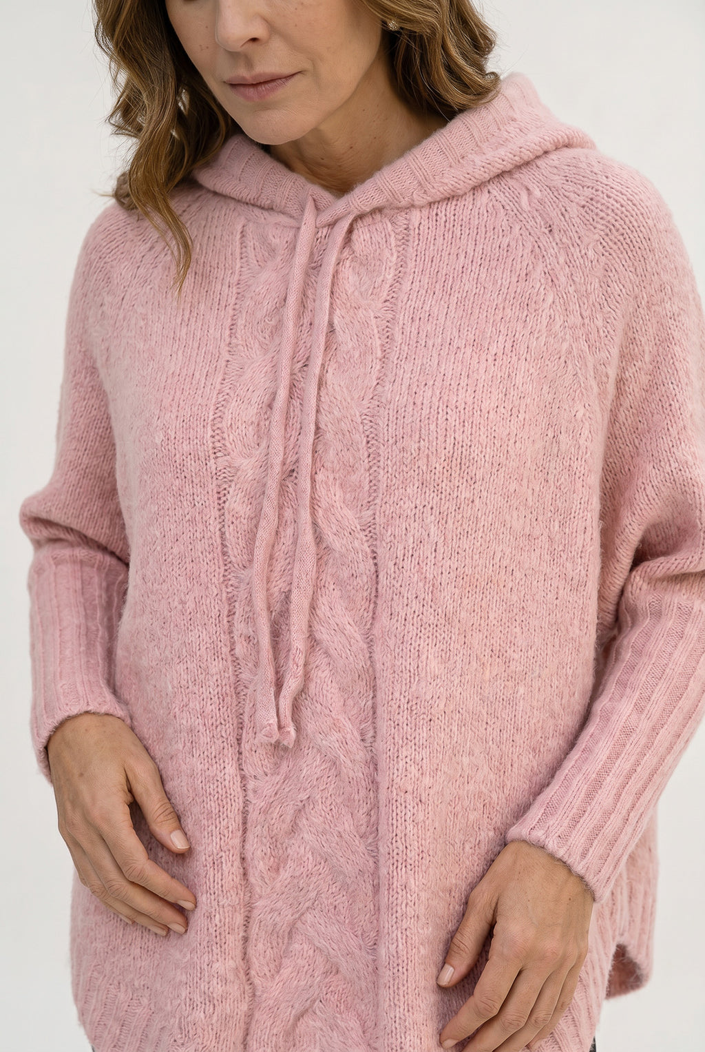 Poncho de tricô com capuz 60012