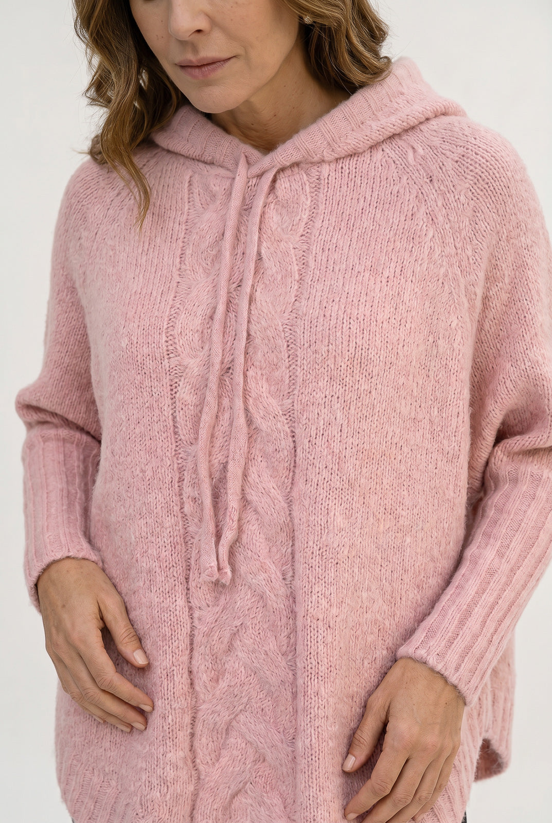 Poncho de tricô com capuz 60012