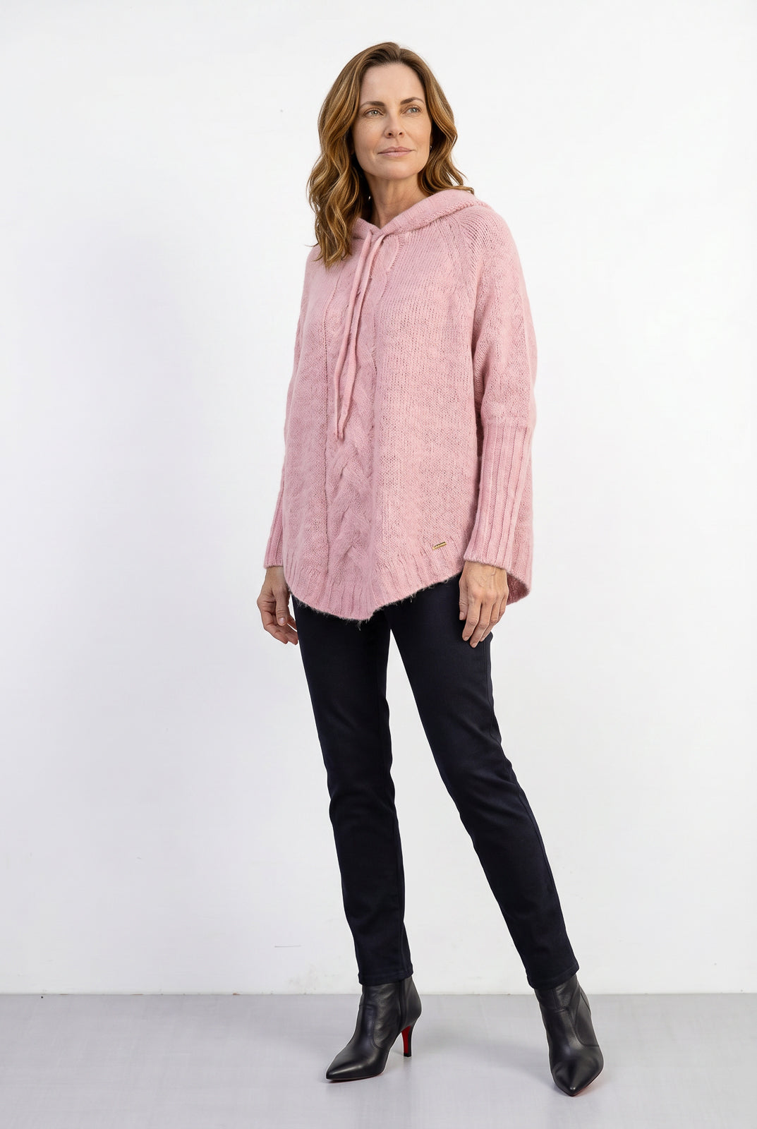 Poncho de tricô com capuz 60012