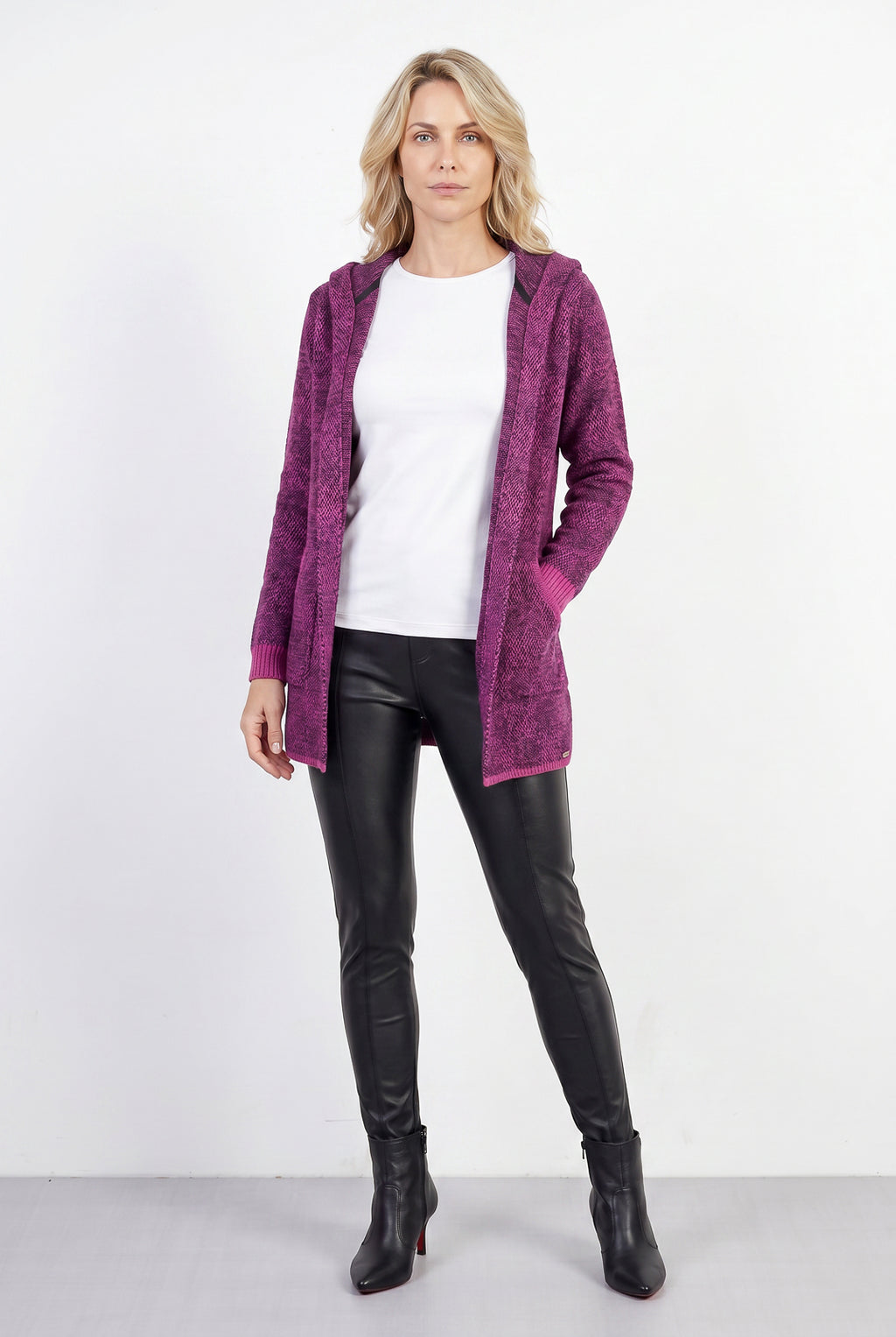 Cardigan de tricô alongado com bolsos e capuz 60015