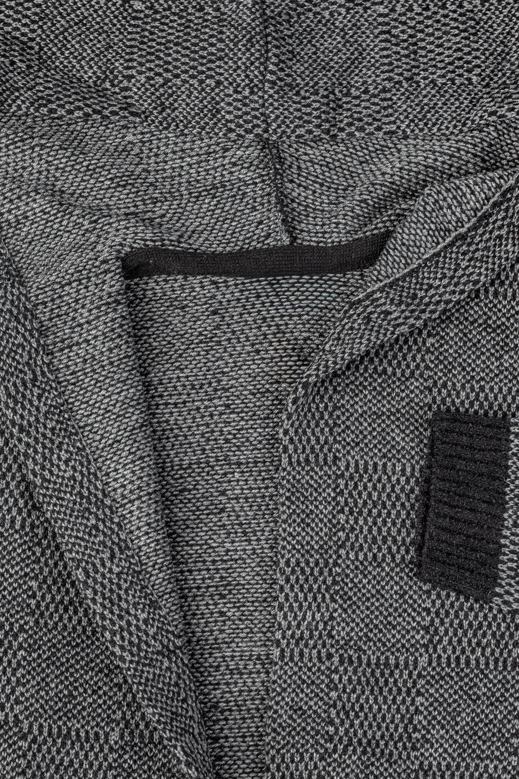 Cardigan de tricô alongado com bolsos e capuz 60015