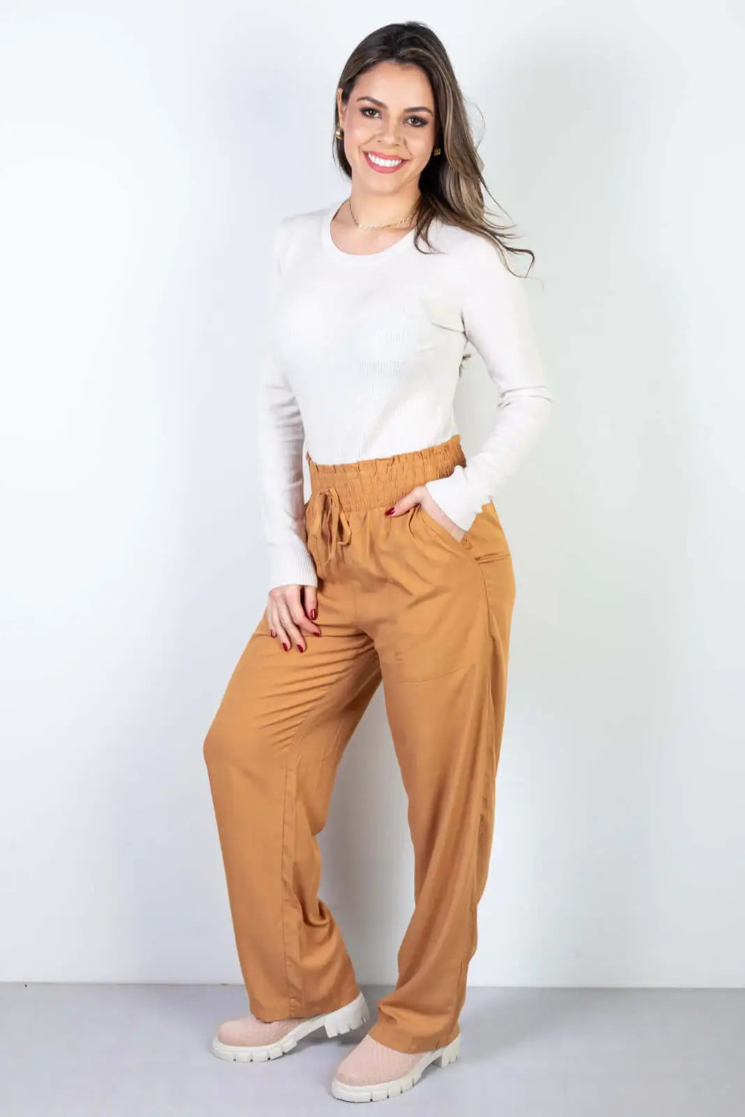 Calça reta viscose elástico e bolsos 70838 - Enluaze