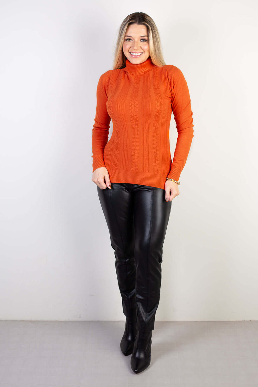 Blusa feminina de malha gola alta 81090 - Enluaze