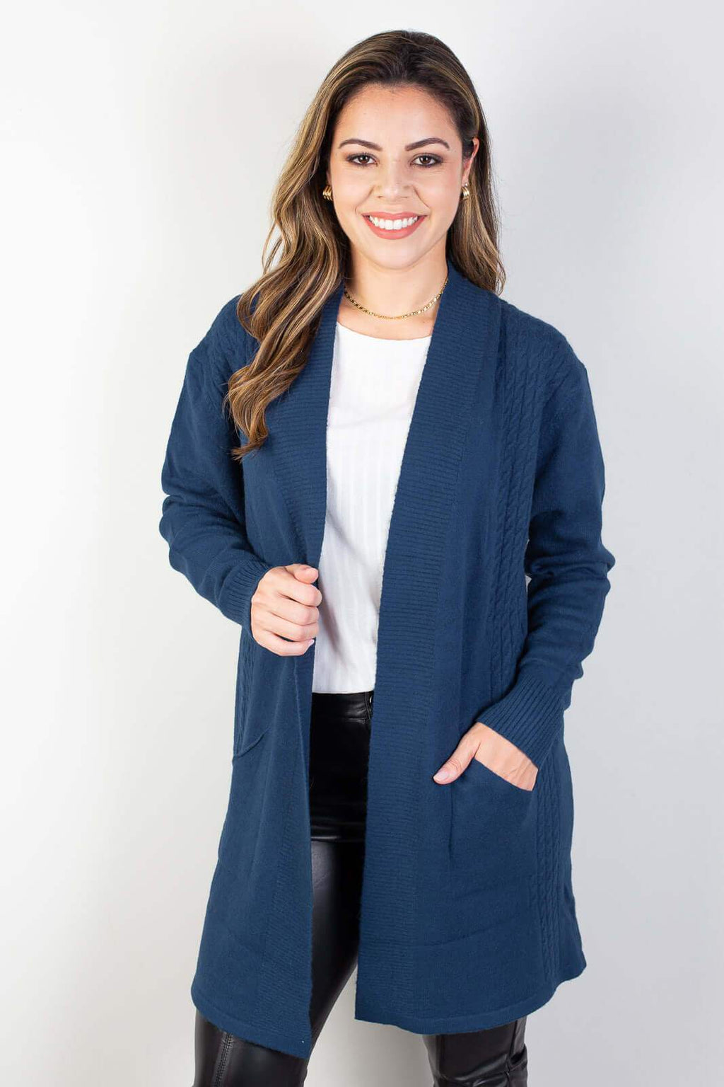 Cardigan alongado feminino com bolsos 81131 - Enluaze
