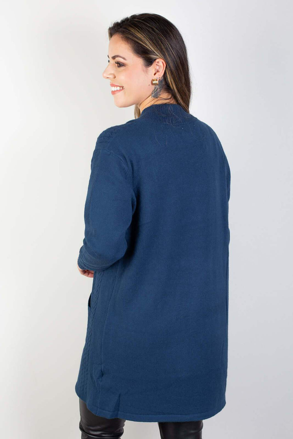 Cardigan alongado feminino com bolsos 81131 - Enluaze
