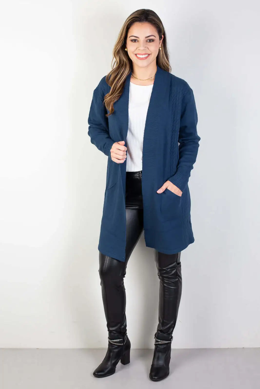 Cardigan alongado feminino com bolsos 81131 - Enluaze