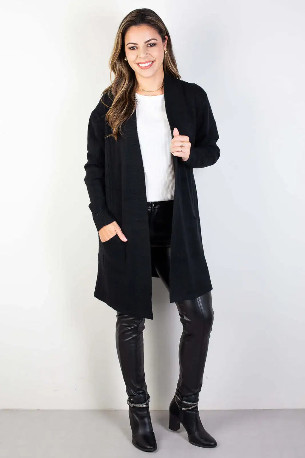 Cardigan alongado feminino com bolsos 81131 - Enluaze