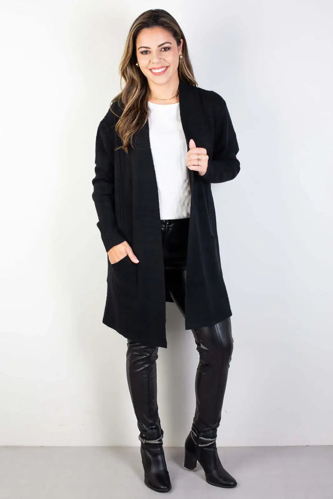 Cardigan alongado feminino com bolsos 81131 - Enluaze