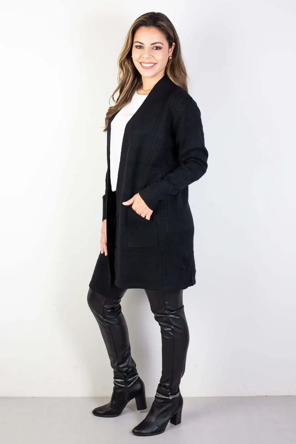 Cardigan alongado feminino com bolsos 81131 - Enluaze