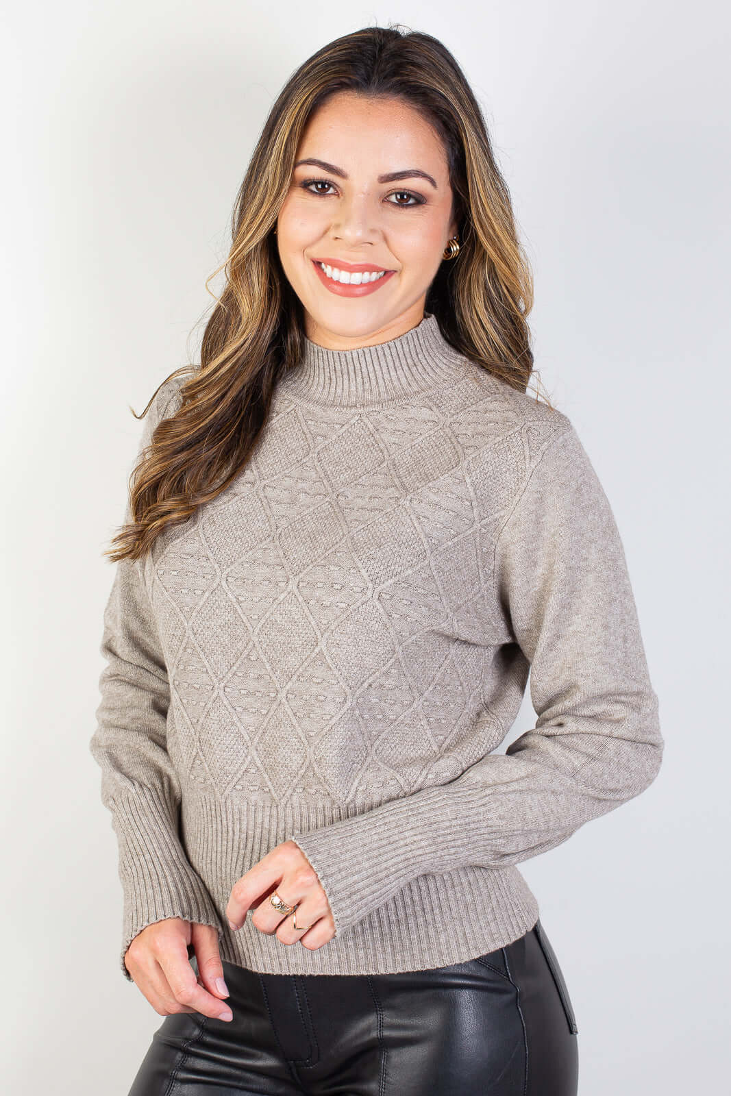 Blusa de tricô gola rolê manga bispo 81190 - Enluaze