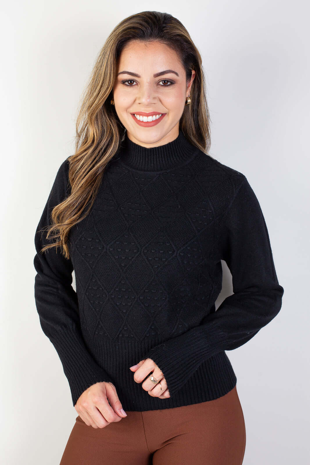 Blusa de tricô gola rolê manga bispo 81190 - Enluaze