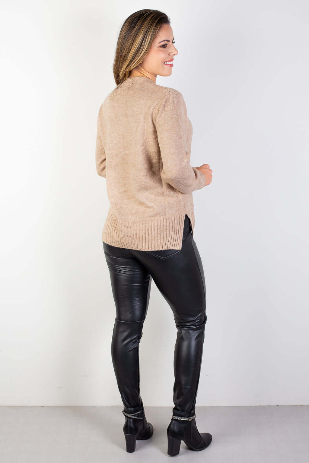 Blusa suéter de malha feminina 82933 - Enluaze