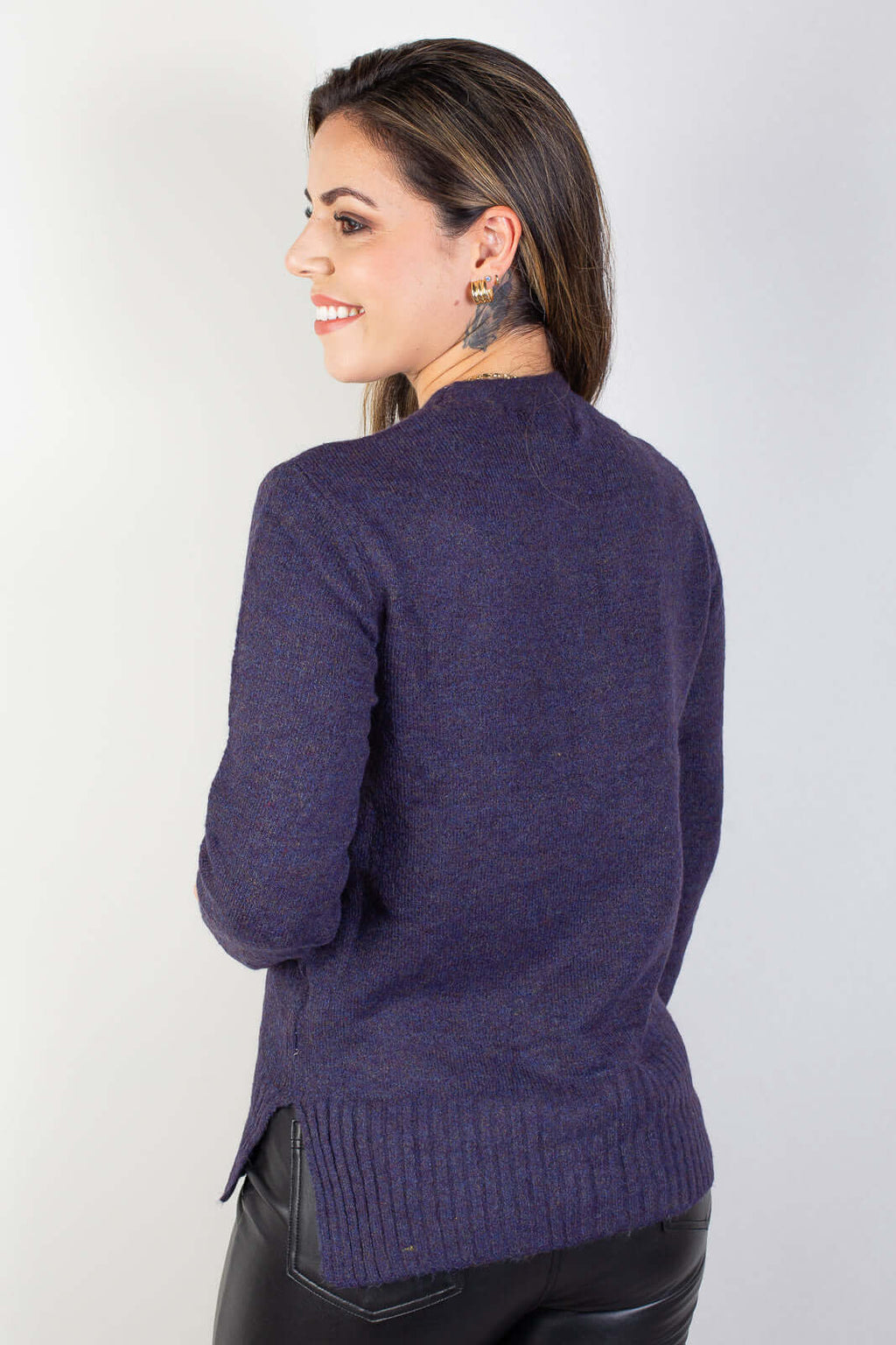 Blusa suéter de malha feminina 82933 - Enluaze