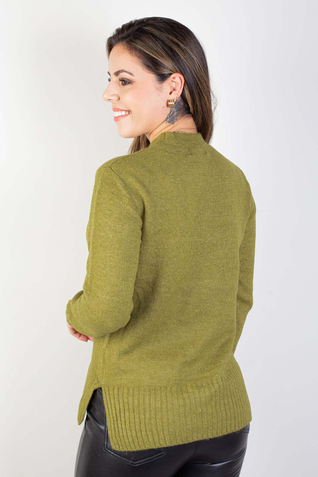 Blusa suéter de malha feminina 82933 - Enluaze