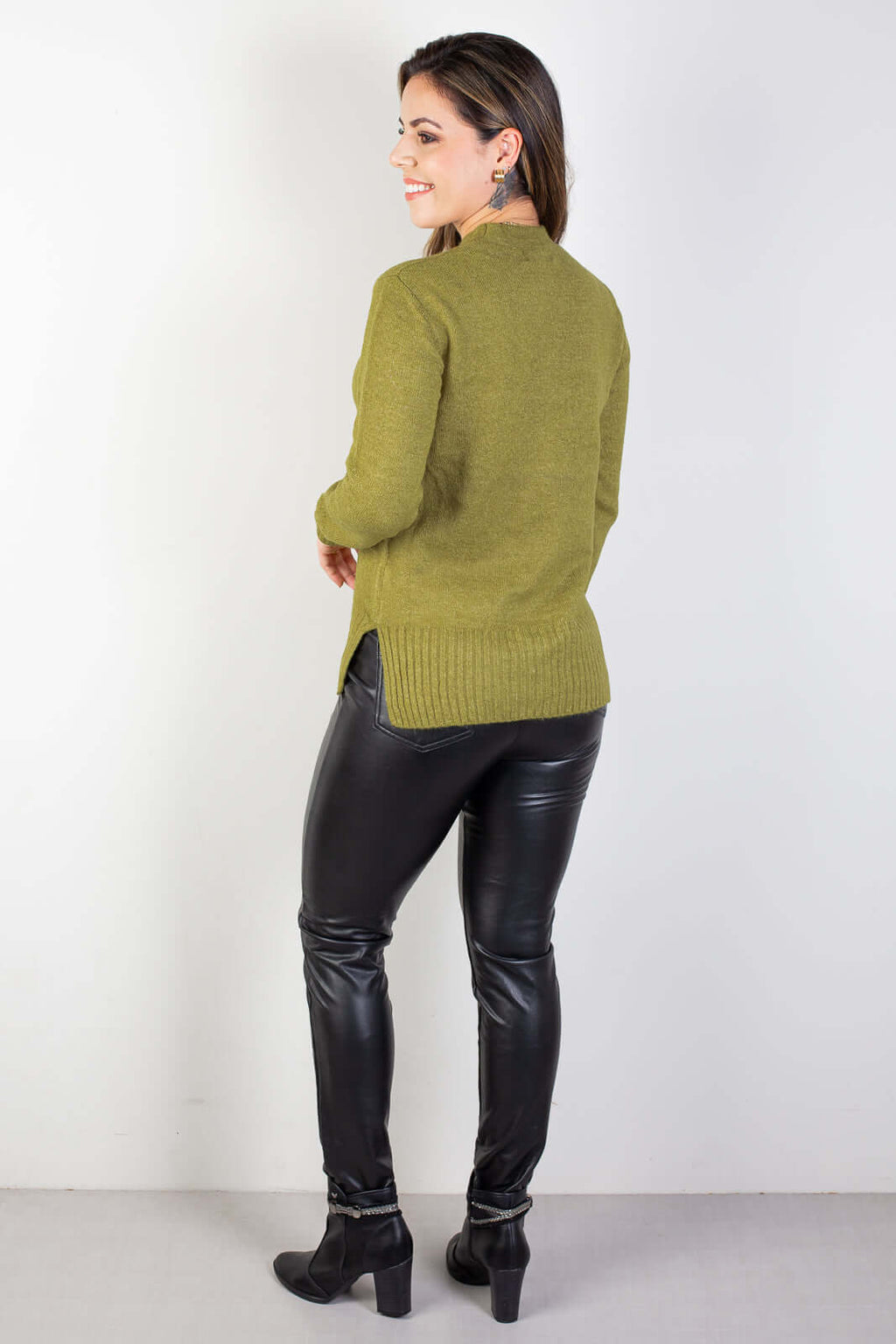 Blusa suéter de malha feminina 82933 - Enluaze