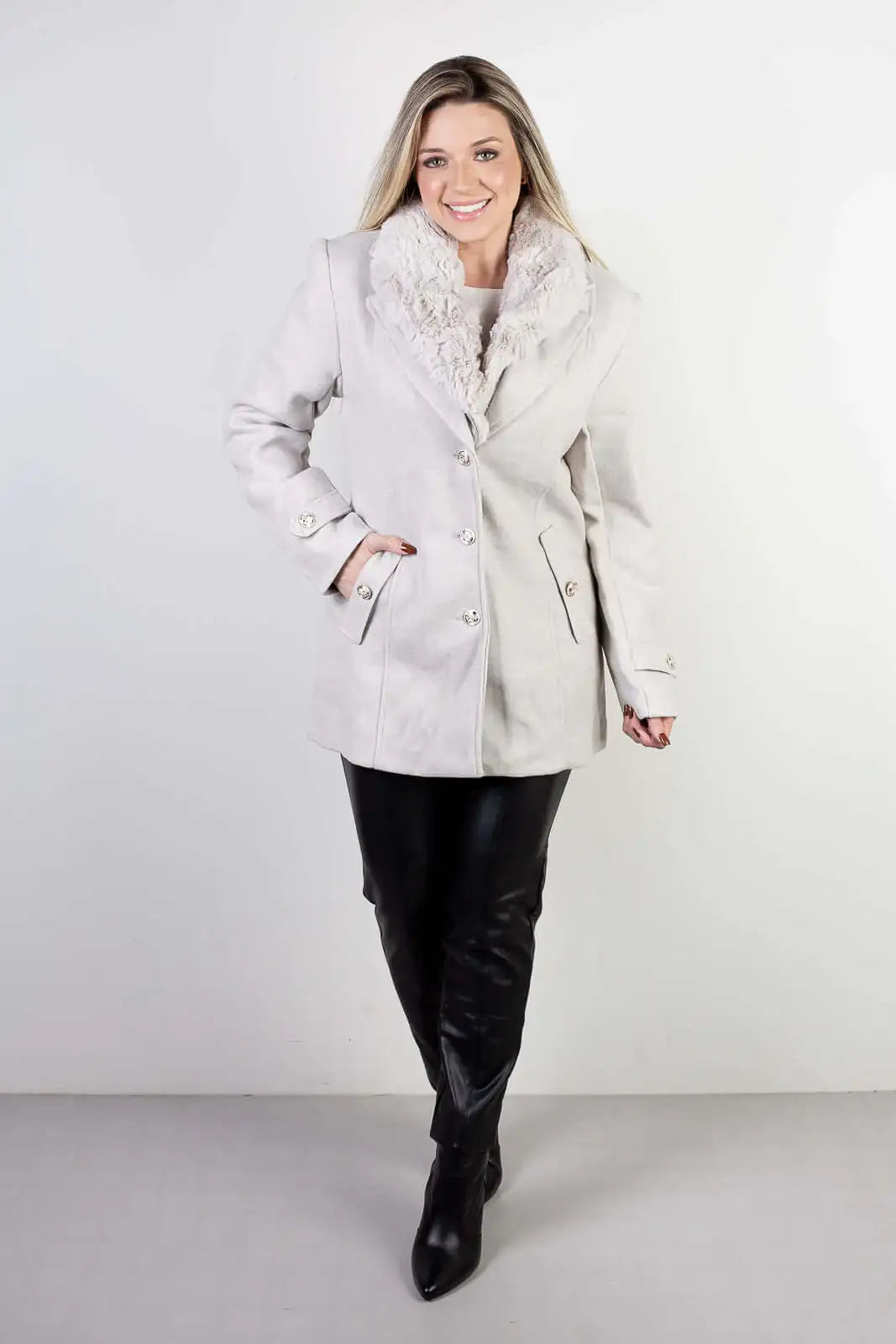 Casaco feminino lã batida sintética com gola de pelo removível 84209 - Enluaze