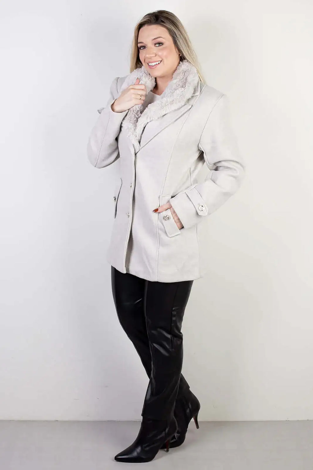 Casaco feminino lã batida sintética com gola de pelo removível 84209 - Enluaze