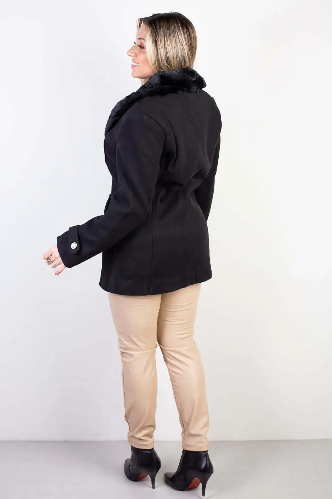 Casaco feminino lã batida sintética com gola de pelo removível 84209 - Enluaze