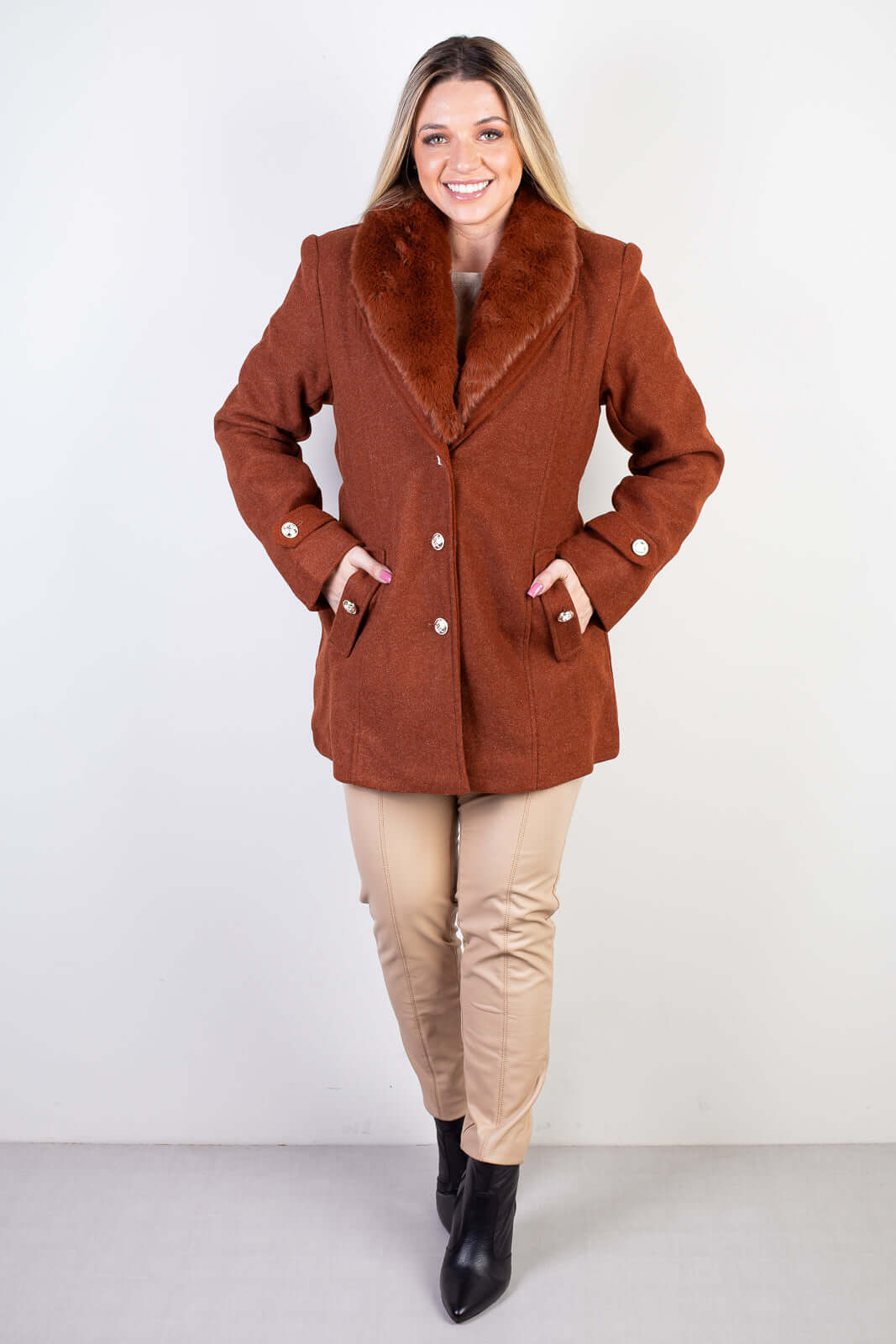 Casaco feminino lã batida sintética com gola de pelo removível 84209 - Enluaze - Vestuário e Acessórios em Couro Legítimo