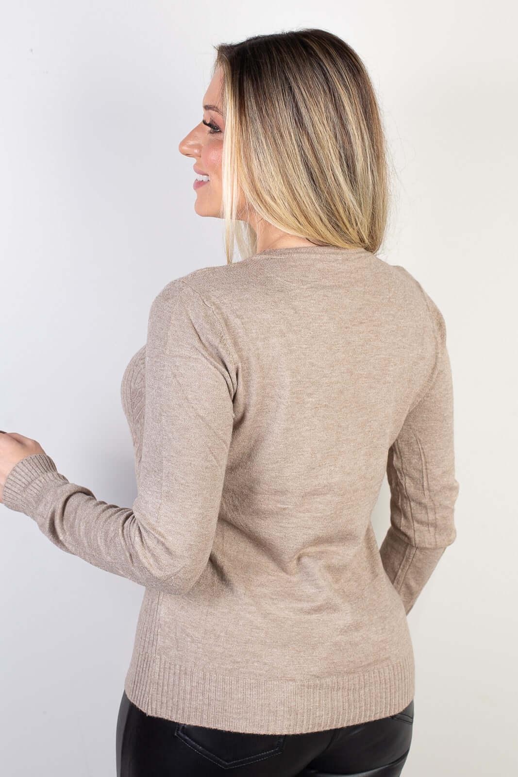 Blusa de malha feminina detalhes 84338 - Enluaze