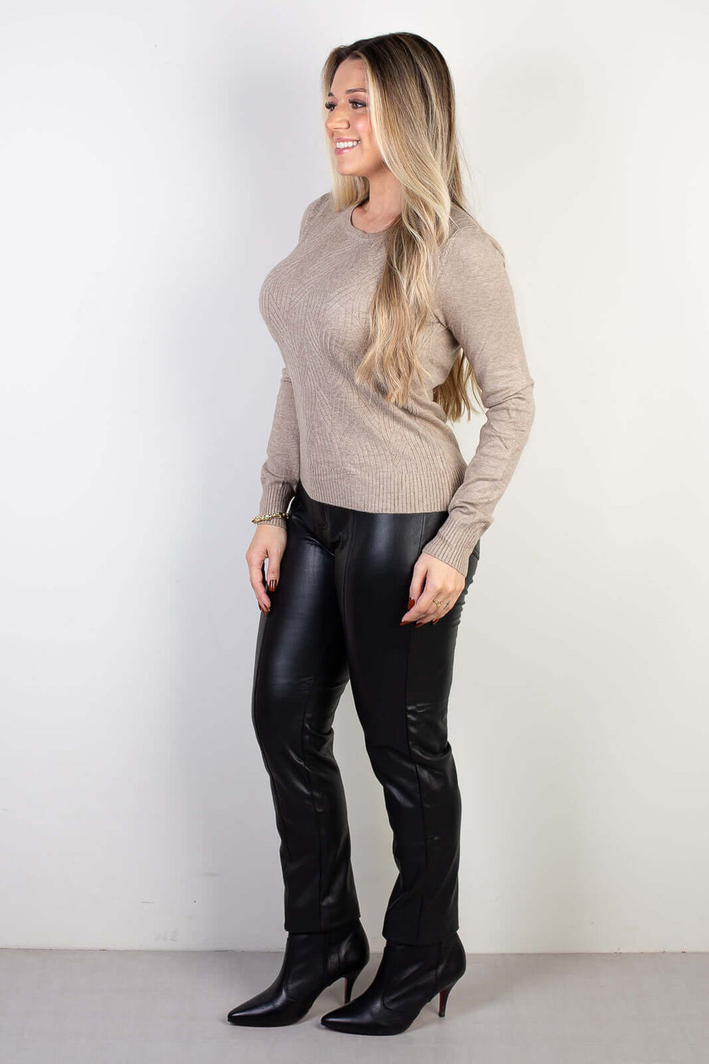 Blusa de malha feminina detalhes 84338 - Enluaze