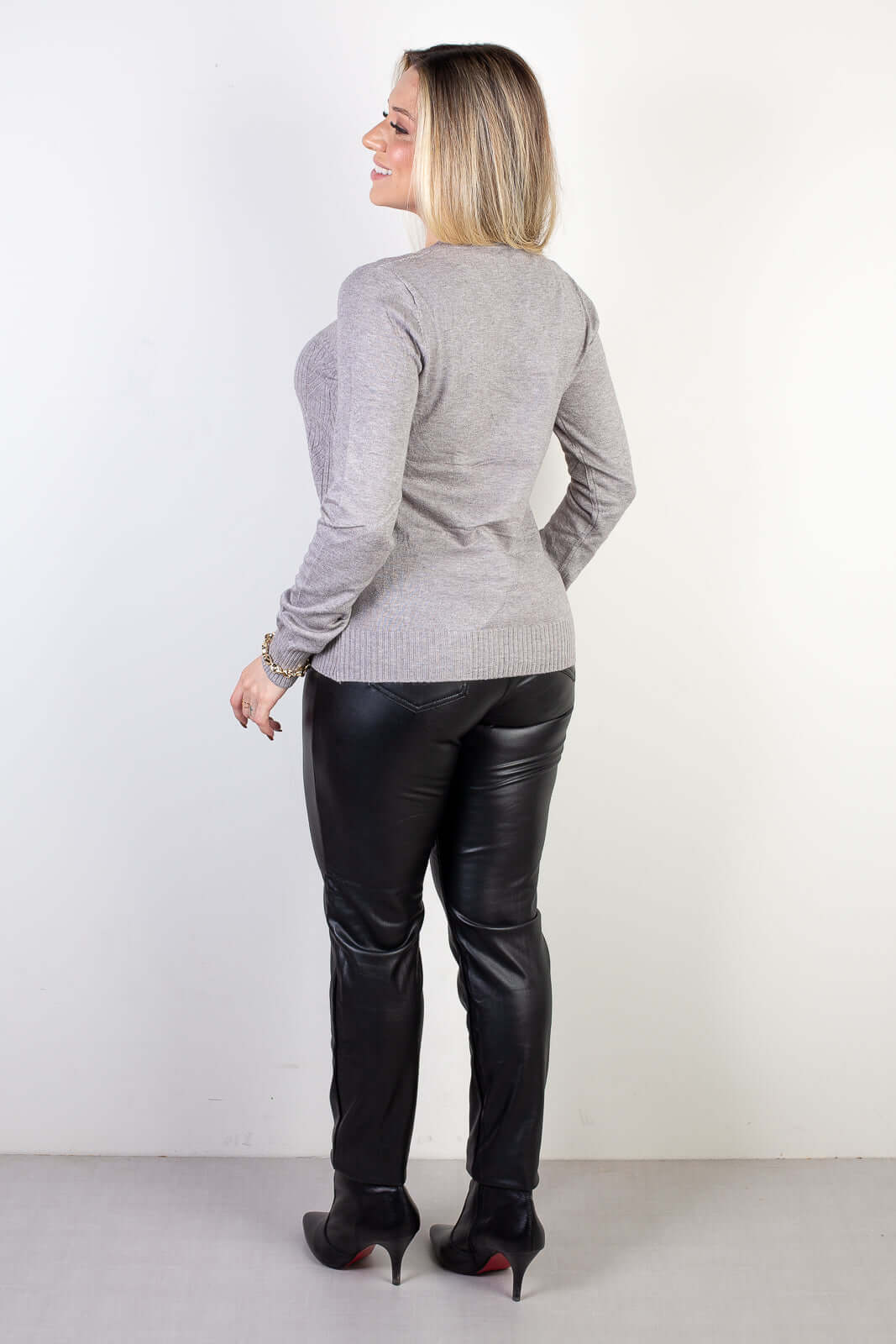 Blusa de malha feminina detalhes 84338 - Enluaze