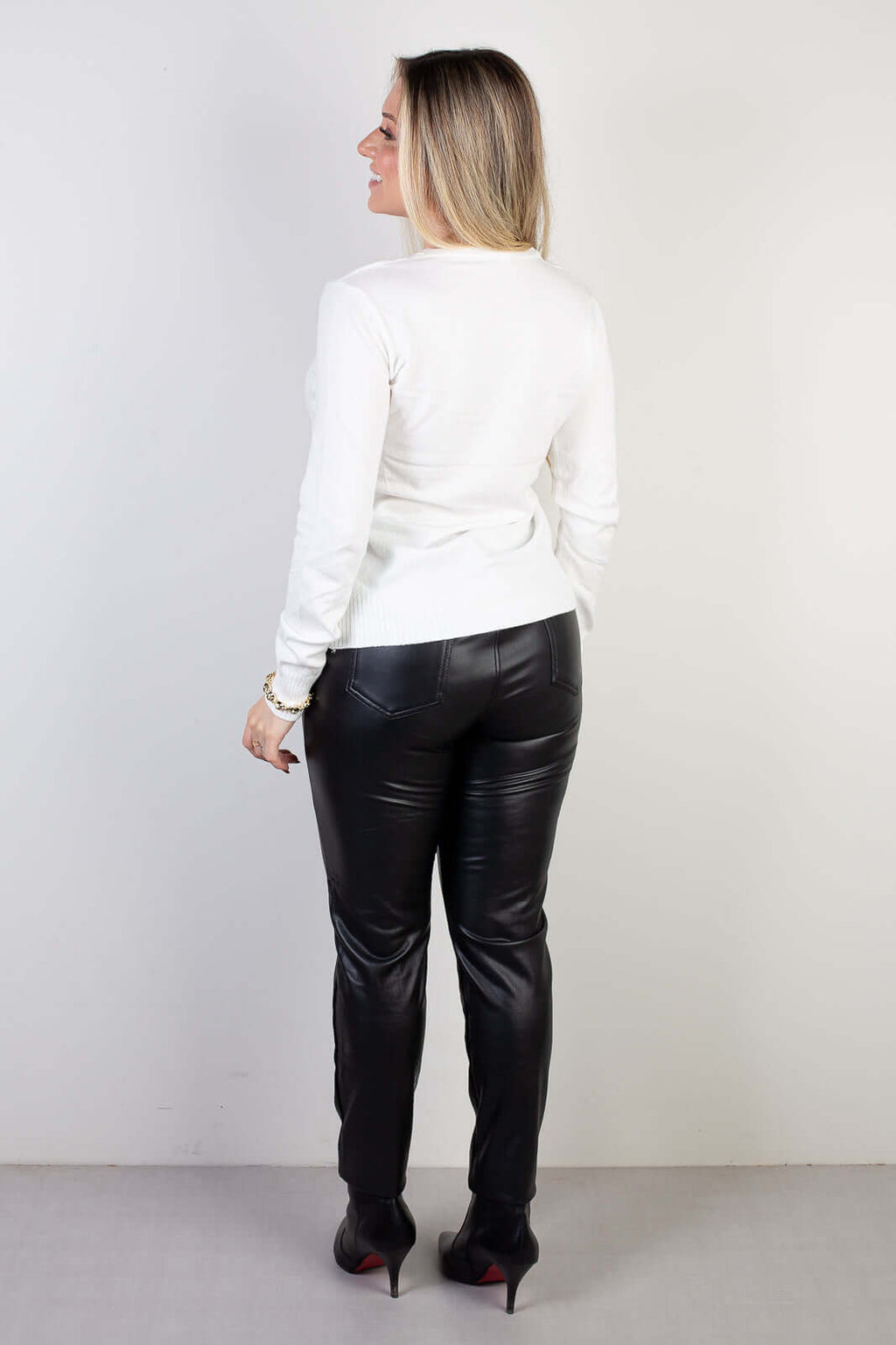 Blusa de malha feminina detalhes 84338 - Enluaze