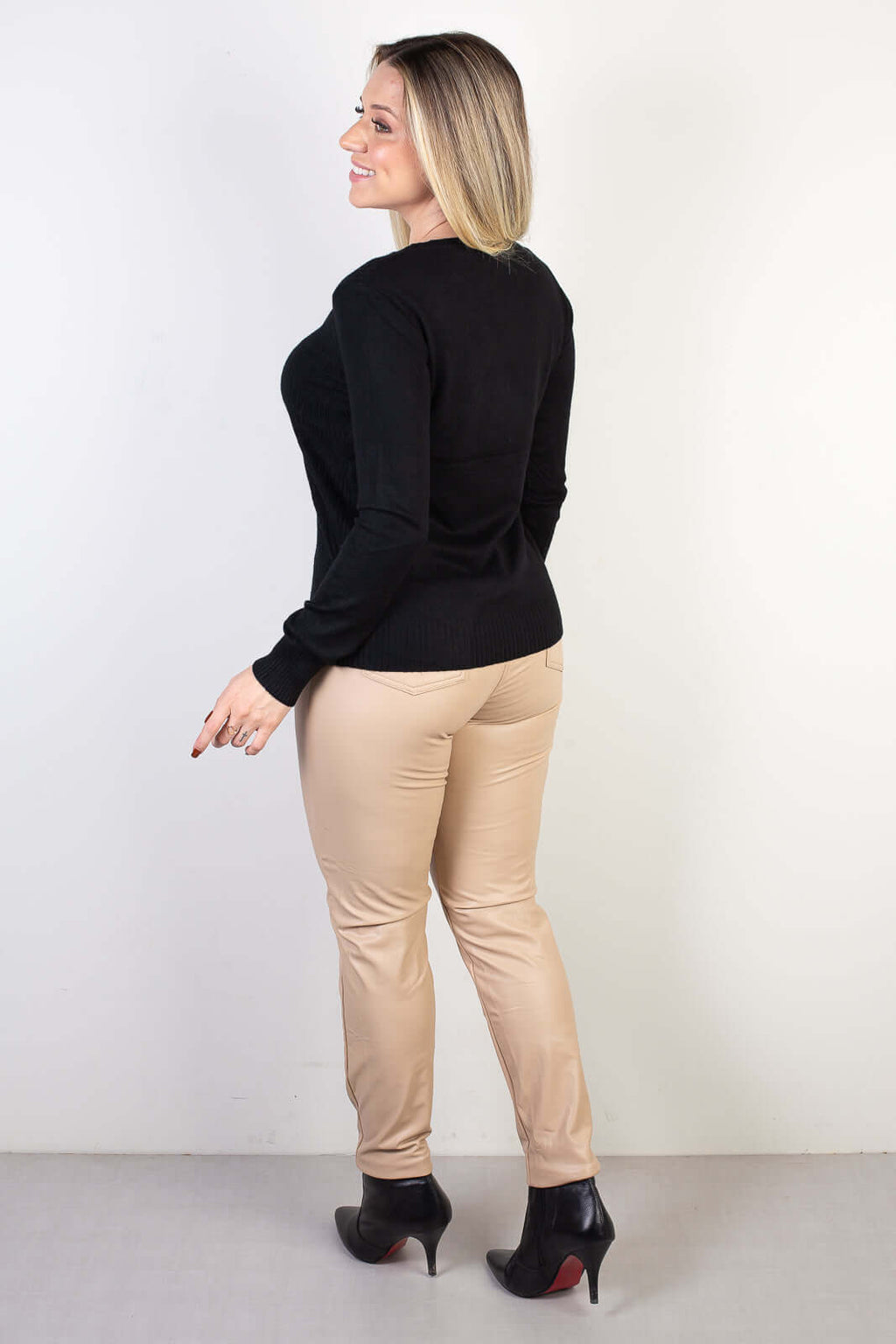 Blusa de malha feminina detalhes 84338 - Enluaze